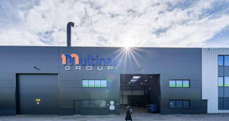 Multinal Vlaardingen zon boven pand